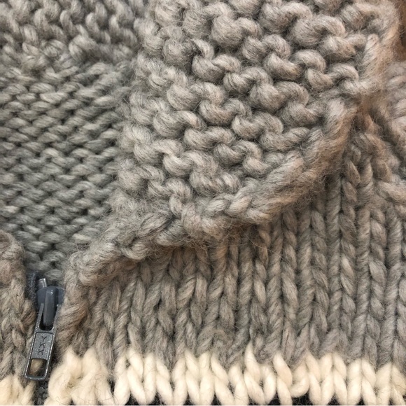 Vintage Handmade Cowichan Zip Up Sweater - Picture 16 of 17